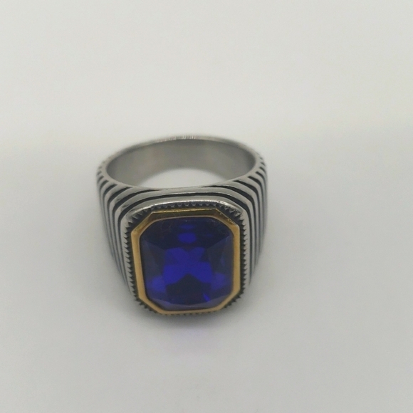 1767- Blue Cubic Zirconia Handmade Men's Ring Size 8 NWT - Picture 3 of 8